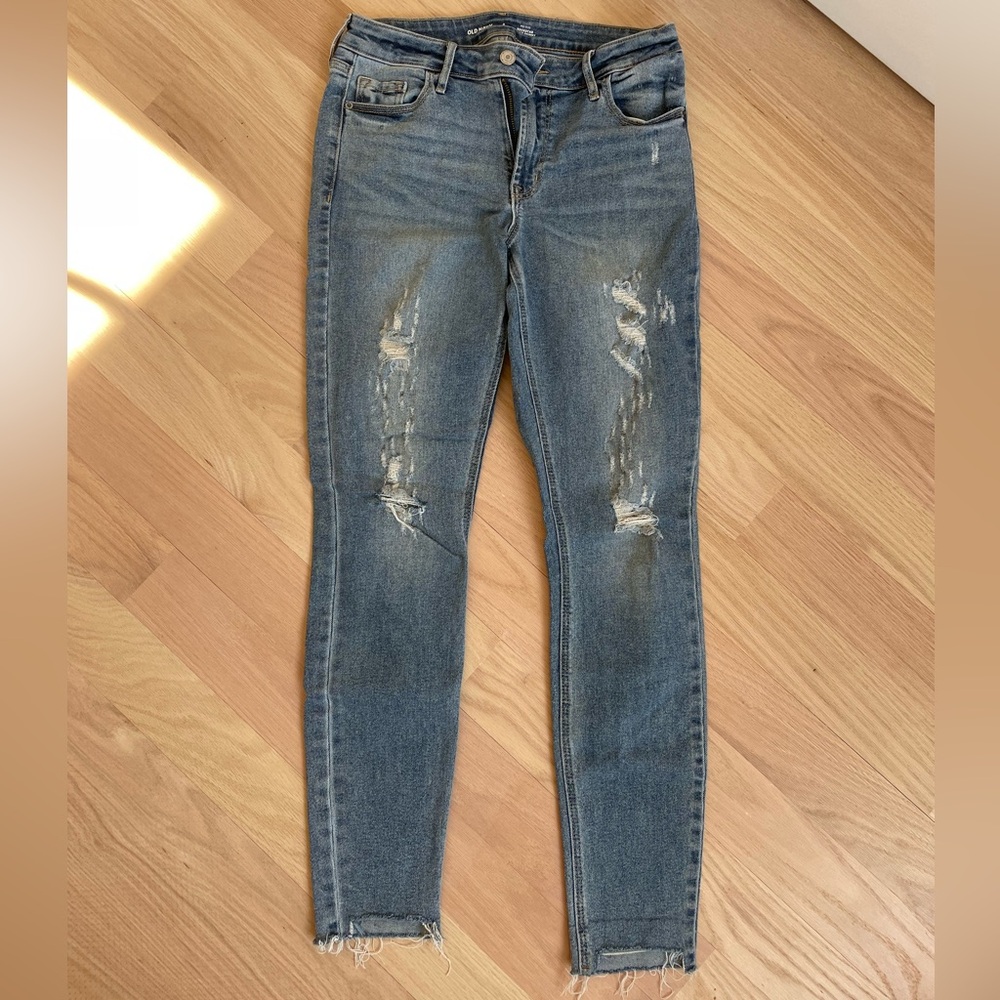 Midrise Rockstar Super Skinny Women’s Old Navy Distressed Jeans, 6 Tall LIKE NEW